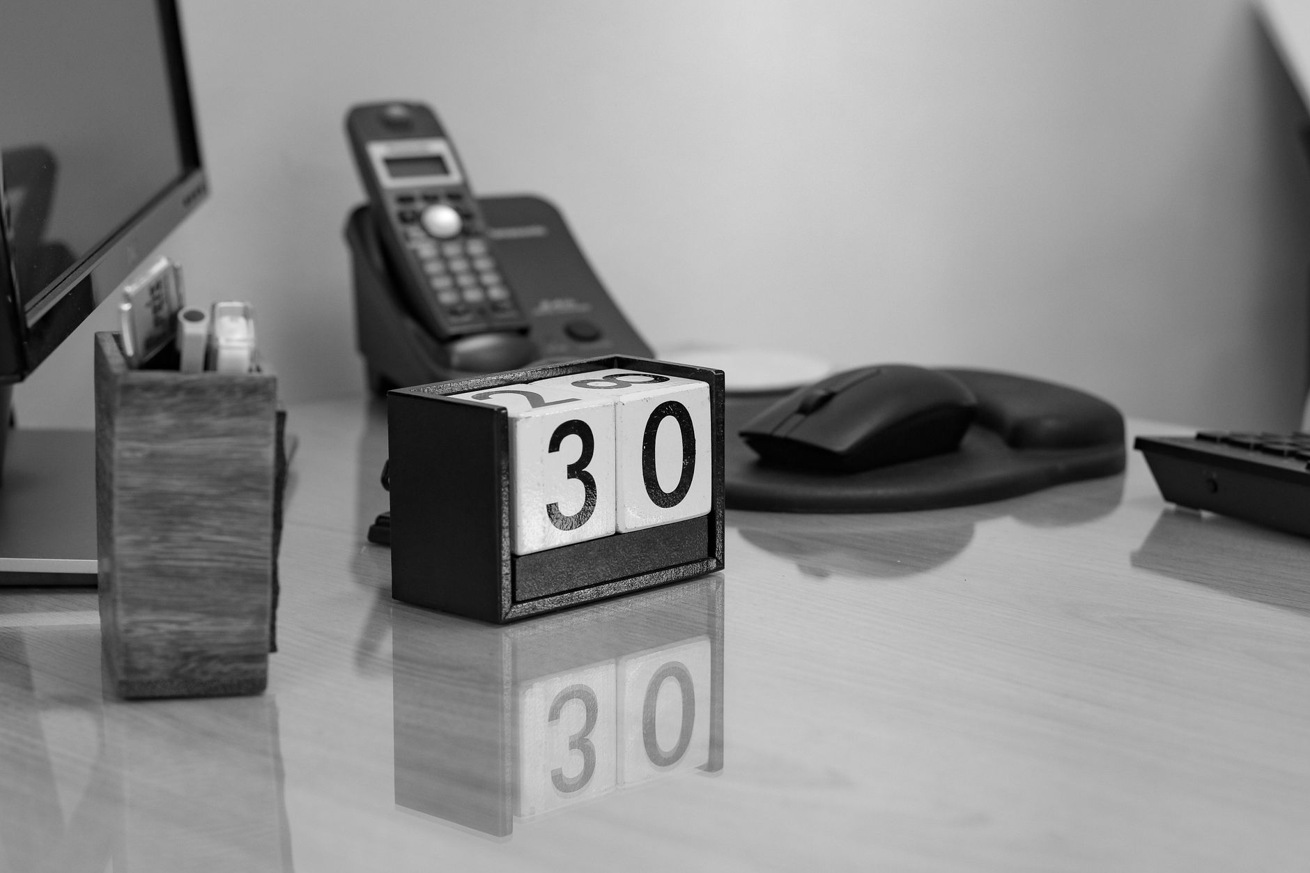 Cari Percetakan Kalender Meja Rapi? Simak Tips Hemat Ini Dulu