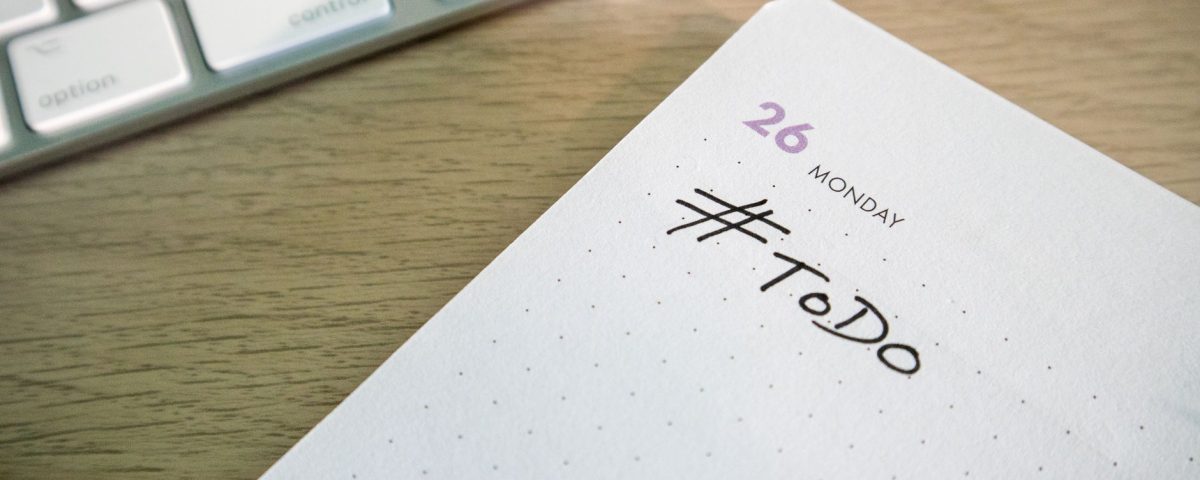 Kenapa kalender meja corporate ampuh bikin klien loyal?